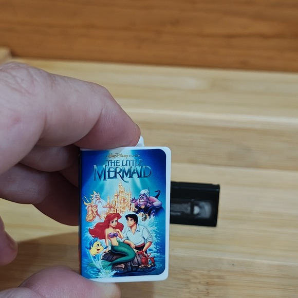 Little Mermaid VHS Case Zuru 5 Surprise Disney Mini Brand Disney SERIES 3 Micro - Picture 3 of 7